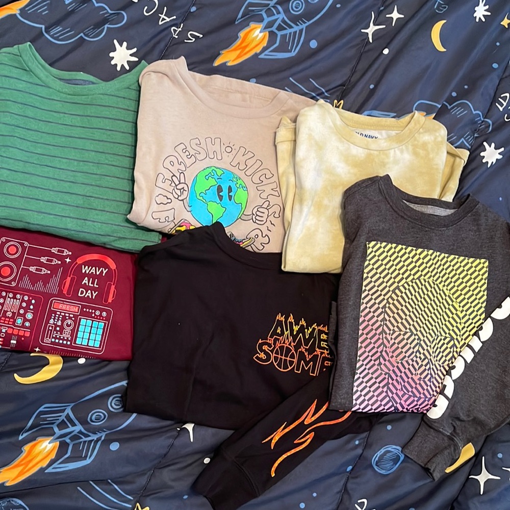 Old Navy size 6/7 boys shirts bundle